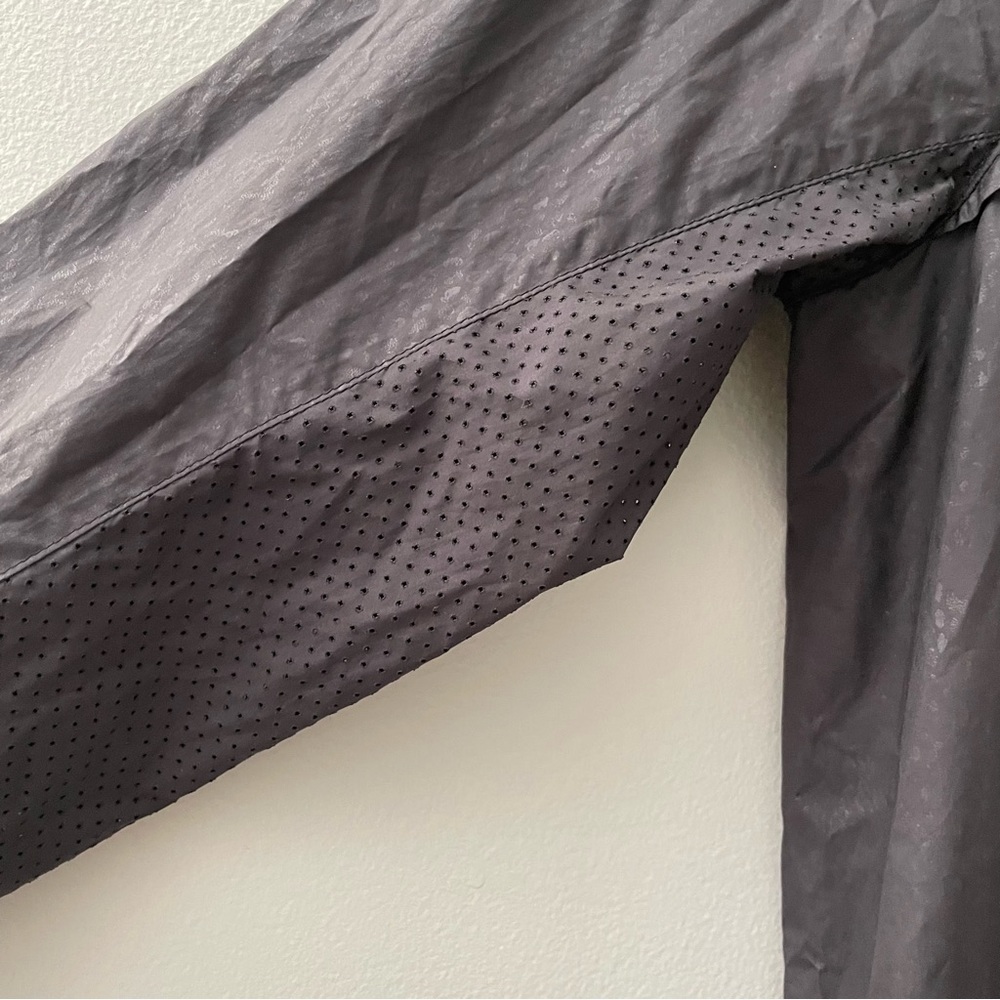 lululemon athletica Black Lightweight Hooded Windbreaker Jacket - Picture 13 of 16